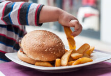 Obesità in età pediatrica: arrivano le prime linee guida globali dell’OMS
